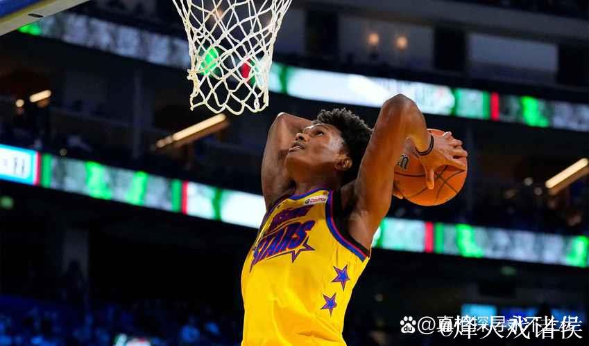 哈达威最后时刻遭阿门无球犯规,火箭挑战未果 哈达威最后时刻遭阿门无球犯规,火箭挑战未果